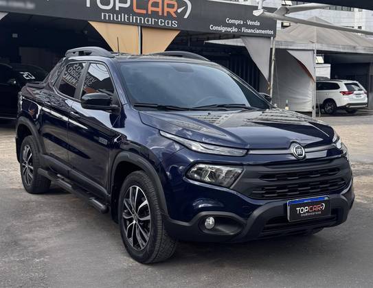 FIAT TORO 2.0 16V TURBO DIESEL ULTRA 4WD AT9 FIAT TORO 2.0 16V TURBO DIESEL ULTRA 4WD AT9
